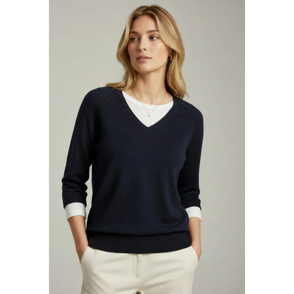 Gap Dark Navy V neck 100% Extra Fine Merino Wool Pullover Knit Sweater Sz M